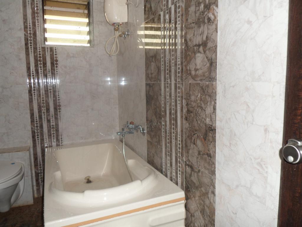 Hotel Canada Palace Watuwa Pokoj fotografie