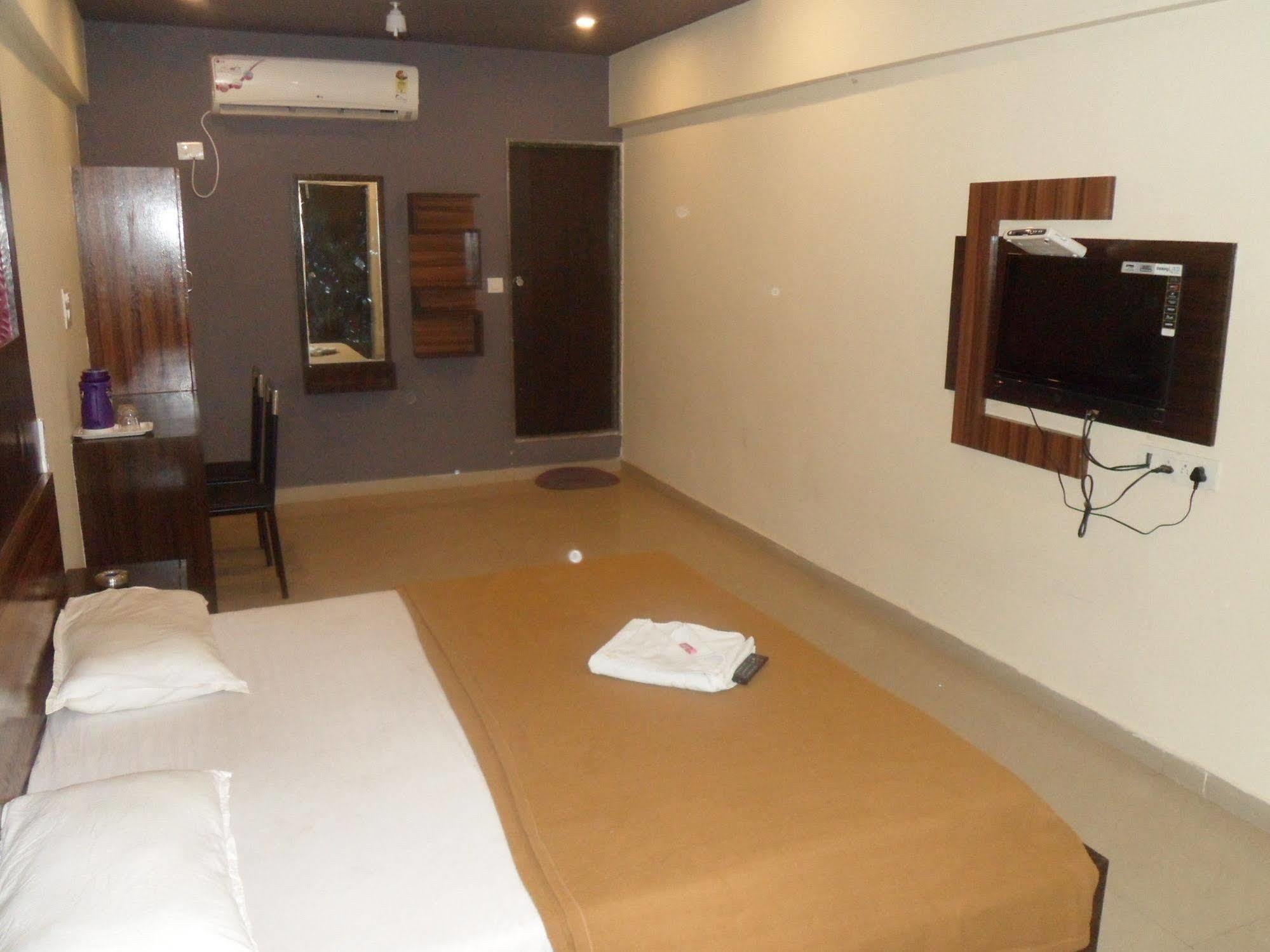 Hotel Canada Palace Watuwa Exteriér fotografie